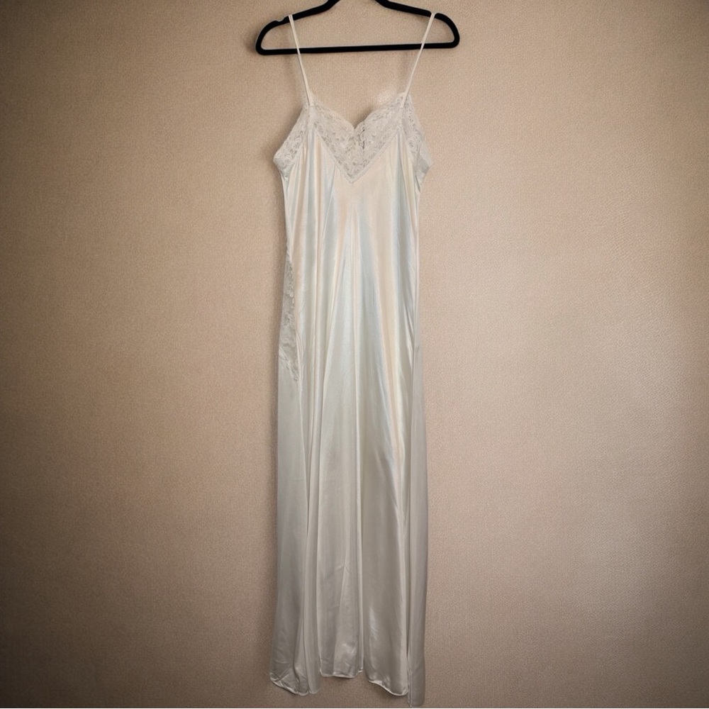 Vtg Val Mode 2 Pc Peignoir Set White Asymmetrical Lace+Luxuriously Sheer Robe - Picture 8 of 16